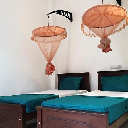 Hotel Surf'N Lanka - Surf School Weligama Esterno foto