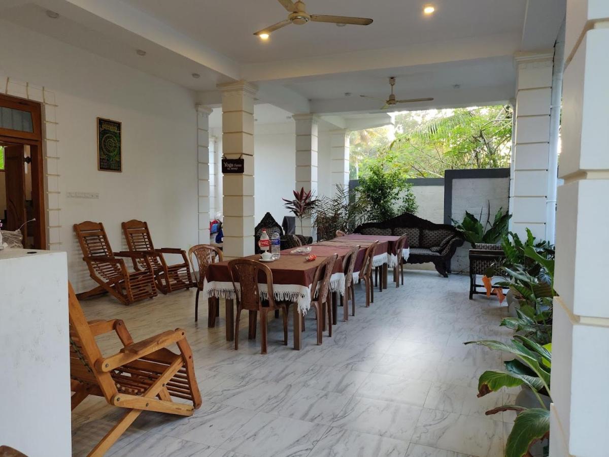 Hotel Surf'N Lanka - Surf School Weligama Esterno foto