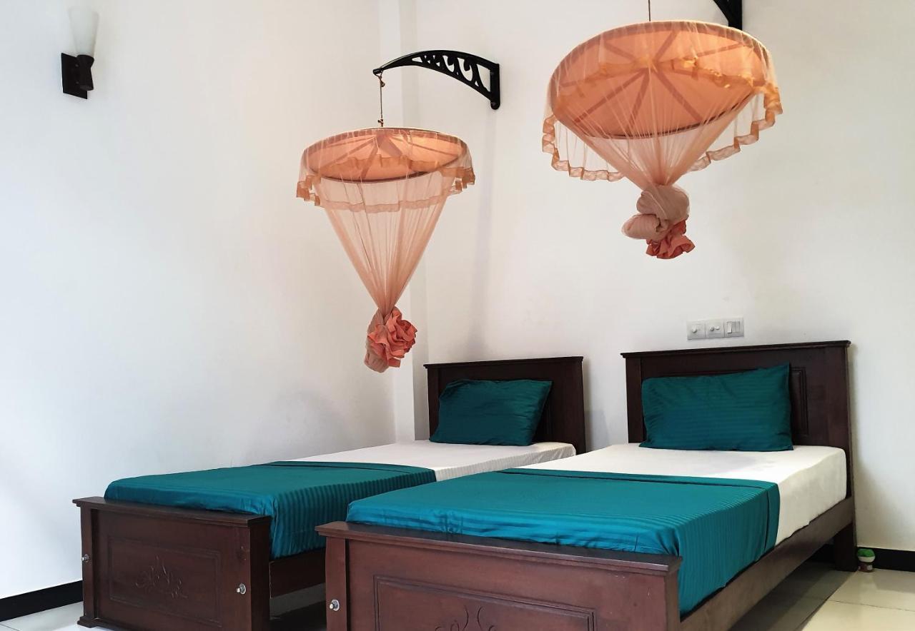 Hotel Surf'N Lanka - Surf School Weligama Esterno foto