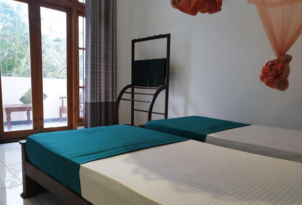 Hotel Surf'N Lanka - Surf School Weligama Esterno foto