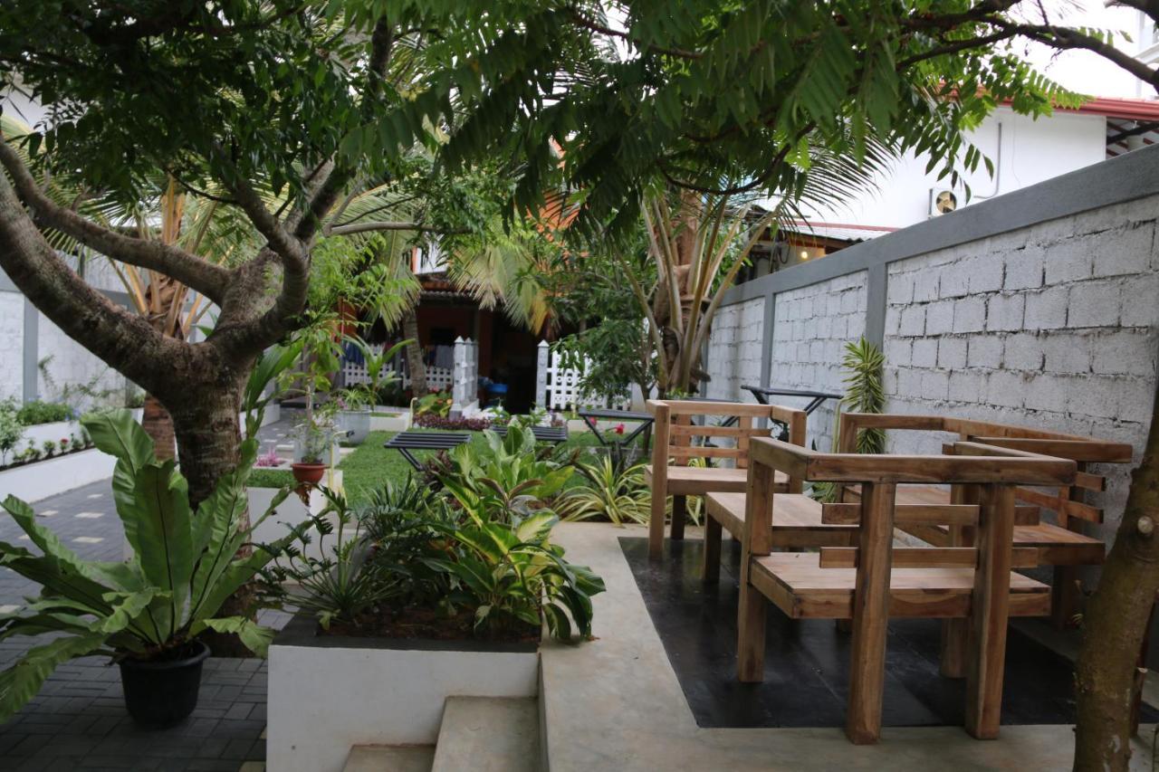 Hotel Surf'N Lanka - Surf School Weligama Esterno foto