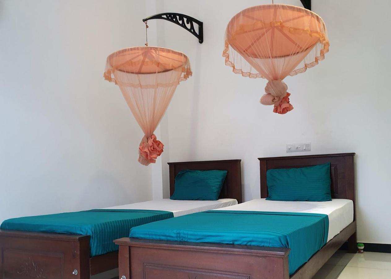 Hotel Surf'N Lanka - Surf School Weligama Esterno foto